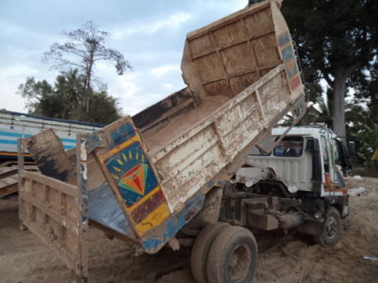 ขายรถฮีโน่FD 6ล้อดั้มเครื่อง195แรงม้า เสี่ยมืด จ.สุรินร์มารับไปแล้วคับ