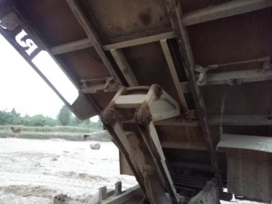 ขายรถฮีโน่FD 6ล้อดั้มเครื่อง195แรงม้า เสี่ยมืด จ.สุรินร์มารับไปแล้วคับ