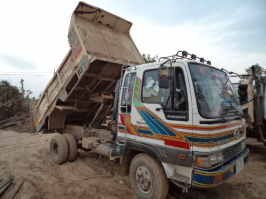 ขายรถฮีโน่FD 6ล้อดั้มเครื่อง195แรงม้า เสี่ยมืด จ.สุรินร์มารับไปแล้วคับ