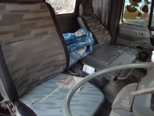 ขายรถฮีโน่FD 6ล้อดั้มเครื่อง195แรงม้า เสี่ยมืด จ.สุรินร์มารับไปแล้วคับ