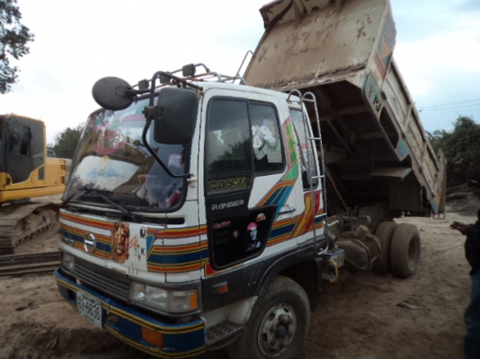 ขายรถฮีโน่FD 6ล้อดั้มเครื่อง195แรงม้า เสี่ยมืด จ.สุรินร์มารับไปแล้วคับ