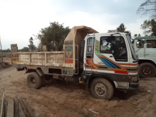 ขายรถฮีโน่FD 6ล้อดั้มเครื่อง195แรงม้า เสี่ยมืด จ.สุรินร์มารับไปแล้วคับ