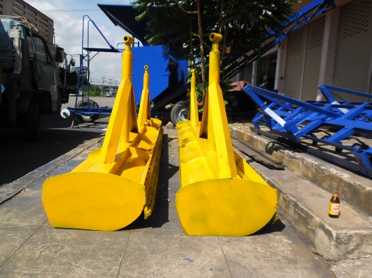 รับทำใบดันมันติดรถตักยาว 4 M