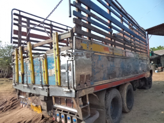 ขายรถอีซูซุร็อก10ล้อ 175แรง เบรกทิฟฟี่ เพาเวอร์ ขายไปสุรินทร์แล้วคับ