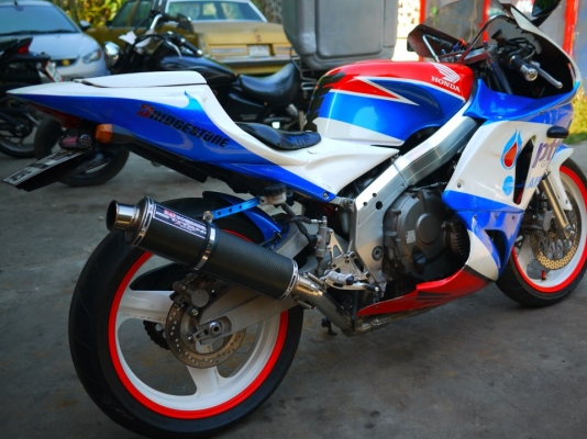 ขาย CBR400 ทะเบียนแท้ไม่ขาดต่อ เครื่องสุดยอด แฟริ่งRc212 ท่อสูตรโยชิมูระ พักเท้าเกียร์โยง ราคา 95000 จัดไฟแนนท์ได้ 0803355484