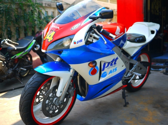 ขาย CBR400 ทะเบียนแท้ไม่ขาดต่อ เครื่องสุดยอด แฟริ่งRc212 ท่อสูตรโยชิมูระ พักเท้าเกียร์โยง ราคา 95000 จัดไฟแนนท์ได้ 0803355484