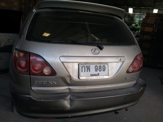 ขายดาวน์  TOYOTA  HARRIERราคา50000 บาท