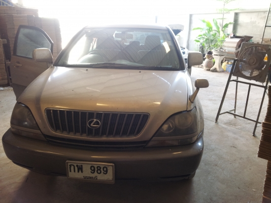 ขายดาวน์  TOYOTA  HARRIERราคา50000 บาท