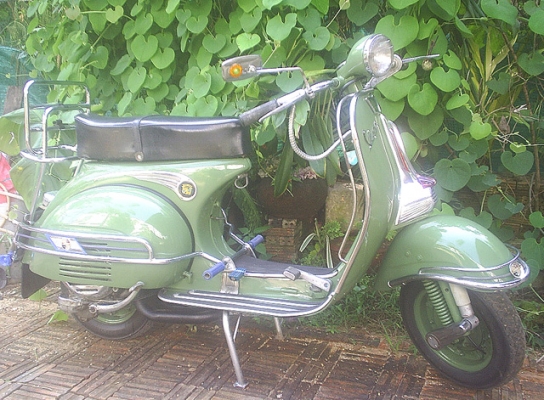 ขาย vespa 150 แต่งใส่ชุดแฮนด์แป๊บเครื่องดีสีสวยทะเบียนพร้อมโอนมีรูปครับบ