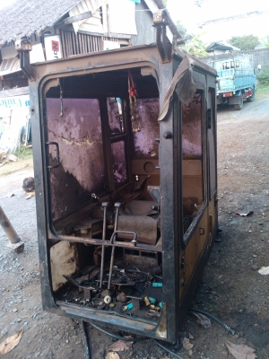 ขายด่วนหัวเก๋ง cat E200b สภาพพร้อมใช้งาน