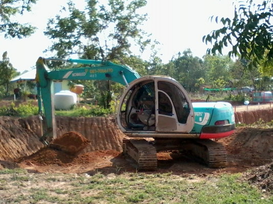 ทีมงานละอ่อนลื้อ ขาย และให้เช่า  รถดั้ม แบคโฮ รถไถ