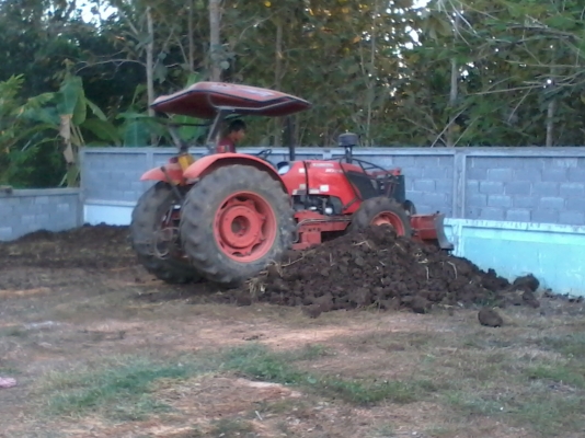 ทีมงานละอ่อนลื้อ ขาย และให้เช่า  รถดั้ม แบคโฮ รถไถ