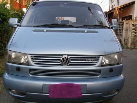 ตู้โฟล์ค คาราเวลสีฟ้า ปี 97 เกียร์ออร์โต้ สีฟ้า ไม่ติดแก๊ส