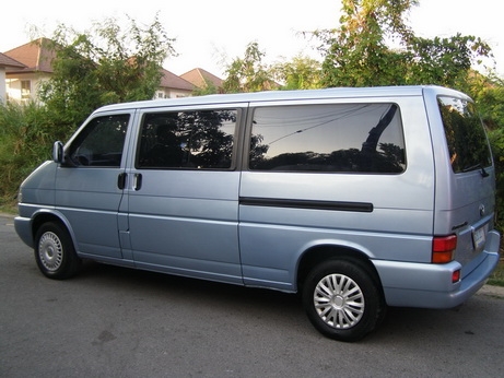 ตู้โฟล์ค คาราเวลสีฟ้า ปี 97 เกียร์ออร์โต้ สีฟ้า ไม่ติดแก๊ส