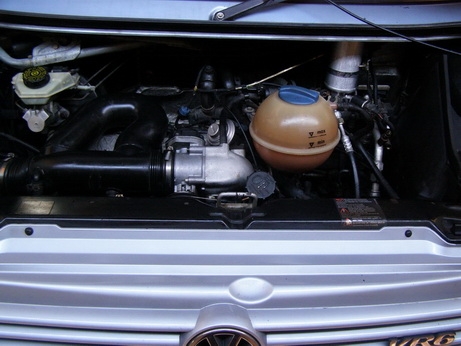 ตู้โฟล์ค คาราเวลสีฟ้า ปี 97 เกียร์ออร์โต้ สีฟ้า ไม่ติดแก๊ส