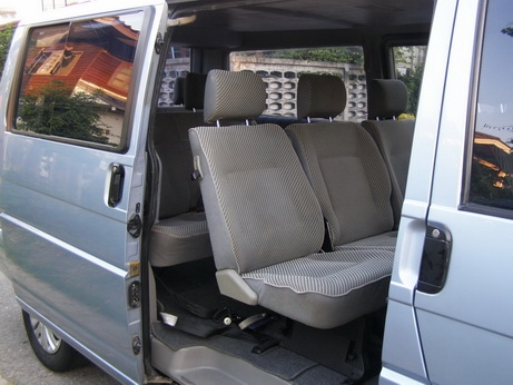 ตู้โฟล์ค คาราเวลสีฟ้า ปี 97 เกียร์ออร์โต้ สีฟ้า ไม่ติดแก๊ส