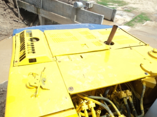 ขาย  pc 200-5  สภาพพอใช้ได้  ไม่มีเอกสาร