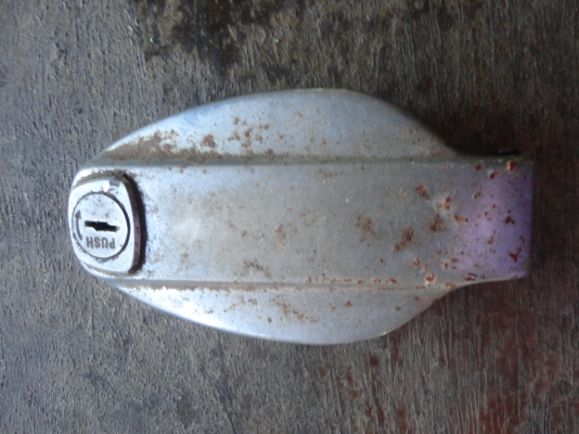 ขายฝาปิดถังน้ำมัน ของแท้ สนใจติดต่อโทร.081-005-8785