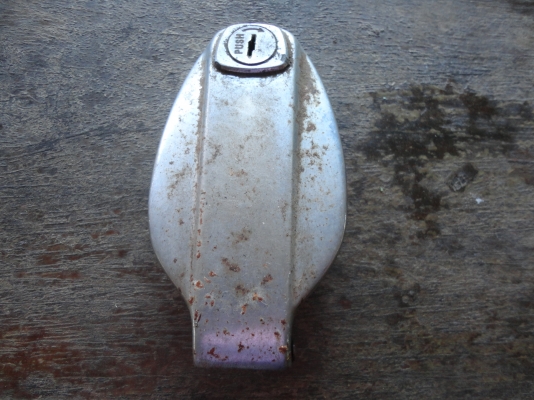 ขายฝาปิดถังน้ำมัน ของแท้ สนใจติดต่อโทร.081-005-8785