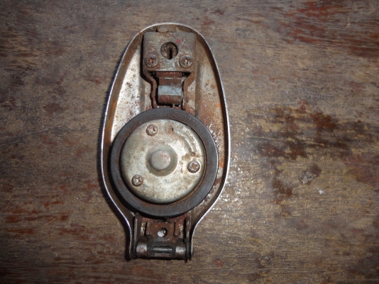 ขายฝาปิดถังน้ำมัน ของแท้ สนใจติดต่อโทร.081-005-8785