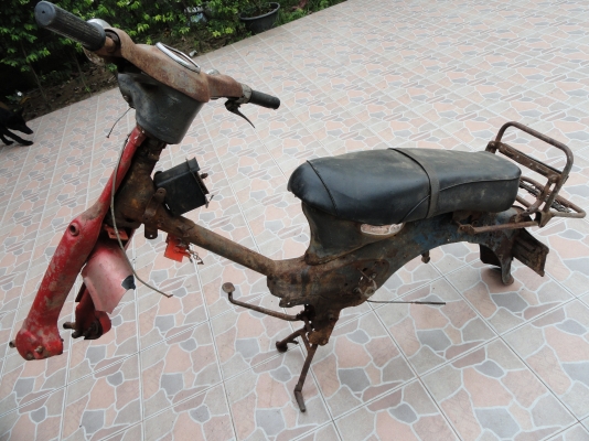 ขายถังน้ำมันยามาฮ่าพร้อมฝากระเป้าข้าง