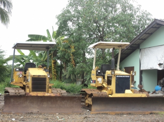 ขายด่วน  รถแบ็คโฮ  รถแทรคเตอร์  สภาพดี  ราคาคุยกันได้  นำเข้าเองจากญี่ปุ่น  มีหลายรุ่น หลายขนาด สนใจคลิกดูได้ที่ ชื่อ สุวรรณี