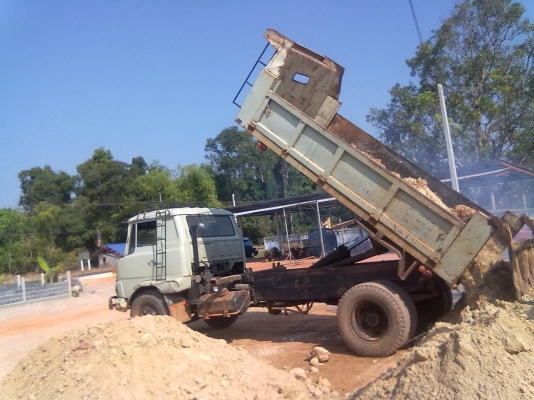 JCM หกล้อดั้ม เครื่อง 145 แรง ยาง 900 ทะเบียนแจ้งจอด มี 3 คันครับ