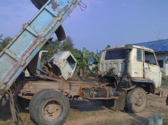 JCM หกล้อดั้ม เครื่อง 145 แรง ยาง 900 ทะเบียนแจ้งจอด มี 3 คันครับ