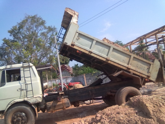 JCM หกล้อดั้ม เครื่อง 145 แรง ยาง 900 ทะเบียนแจ้งจอด มี 3 คันครับ