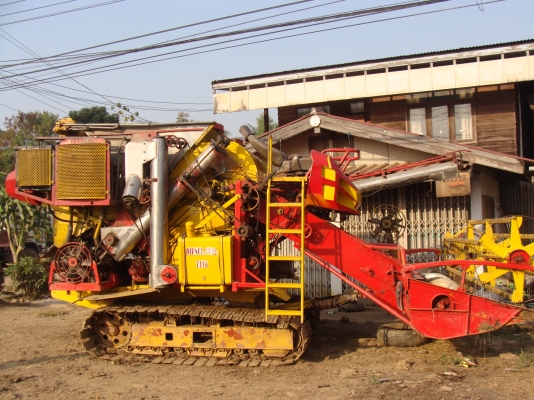 ขายรถเกี่ยวข้าวเกษตรพัฒนา รุ่นปลดหนี้