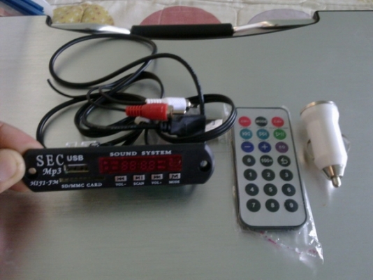 ขายเครื่องเล่น MP3 ใช้ได้ทั้งในบ้านและรถยนต์