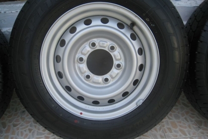 ขายกะทะล้อขอบ15 6รู พร้อมยาง215/70/15 BRIDERTONE R623 1 ชุด ราคา : 5,500.00 บาท