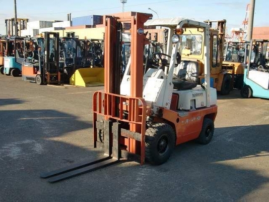 ขายฟอร์คลิฟต์ NISSAN NF01  1.5 TON  เกียร์ MT  เสายกสูง 3 เมตร น้ำหนักรถ 2600 KG สภาพเดิมแท้จากญี่ปุ่น   สีเดิมและตัวถังสภาพเดิมจากญี่ปุ่น