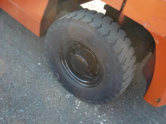 ขายฟอร์คลิฟต์ NISSAN NF01  1.5 TON  เกียร์ MT  เสายกสูง 3 เมตร น้ำหนักรถ 2600 KG สภาพเดิมแท้จากญี่ปุ่น   สีเดิมและตัวถังสภาพเดิมจากญี่ปุ่น