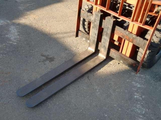 ขายฟอร์คลิฟต์ NISSAN NF01  1.5 TON  เกียร์ MT  เสายกสูง 3 เมตร น้ำหนักรถ 2600 KG สภาพเดิมแท้จากญี่ปุ่น   สีเดิมและตัวถังสภาพเดิมจากญี่ปุ่น