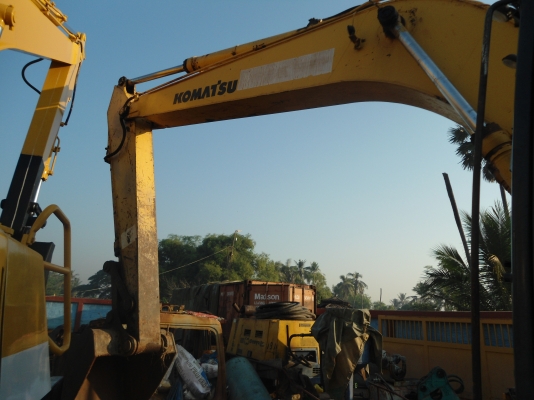 ขายรถแมคโครPC200-6 สภาพพร้อมใช้ เอกสารอินวอย สนใจติดต่อ บอย 085-156-2314