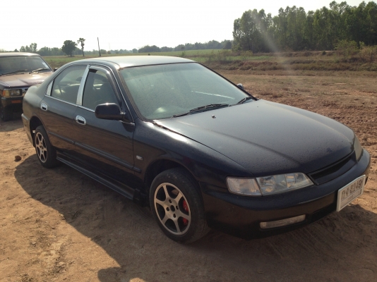 HONDA ACCORD VTi-E 2.2 AT ปี 39 เครื่องดี ภายในสวย เบาะหนัง กระจกไฟฟ้า เพาเวอร์ ช่วงล่างล้อแม็กลายสวย เอกสารทะเบียนภาษีครบพร้อมโอน ราคาต่อรองได้นะครับ