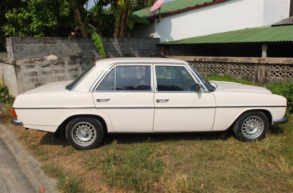 BENZ W114 1J GTE ติดแก๊ส ทำสีแล้ว