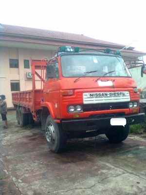 ขายสิบล้อนิสัสยูดีติดเครน3ตัน ขายสิบล้อนิสัสยูดีติดเครน3ตัน