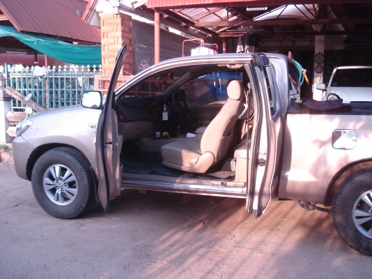 ขายดาวน์ Toyata 2.7 vvti เครื่องเบนซิน ติดแก๊ส LPG หัวฉีด เกียร์ออโต้