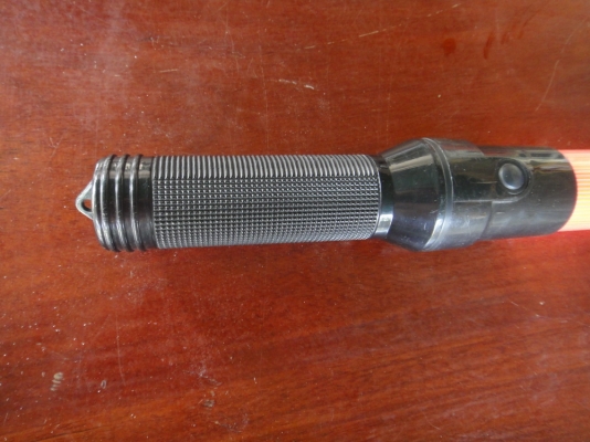 แท่งไฟฉุกเฉินหรือให้สัญญาณ