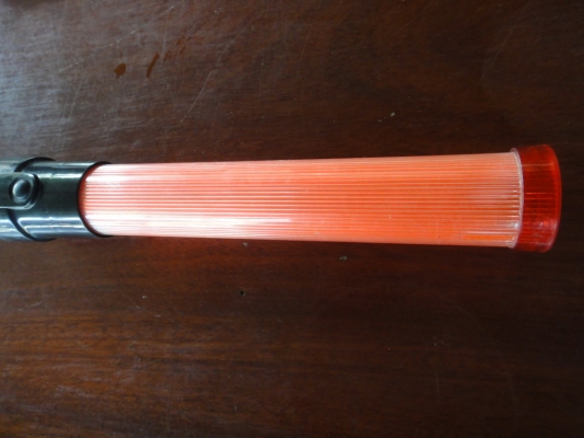 แท่งไฟฉุกเฉินหรือให้สัญญาณ แท่งไฟฉุกเฉินหรือให้สัญญาณ