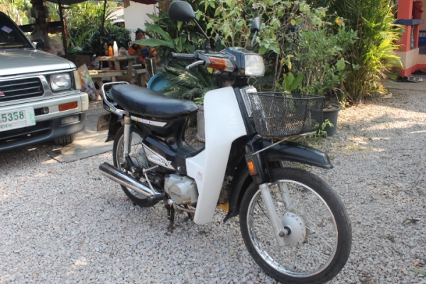 ดรีมคุรุสภาสตาร์ทมือทะเบียนโอนสภาพสวยๆขายถูกๆ11500บาท