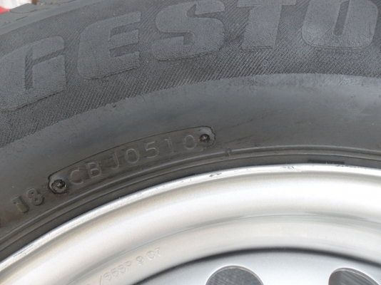 ล้อกะทะ 15นิ้ว 6รู + ยาง215/70R15 ล้อกะทะ 15นิ้ว 6รู + ยาง215/70R15