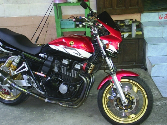 ขายรถจักรยานยนต์yamaha xgr 400 เบอร์ติดต่อ 0908026015