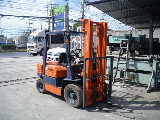 รถยกโตโยต้ารุ่น 5 น้ำหนัก 2.5 ตัน เสาสูง 3.5 เมตร เครื่องเบนซิน