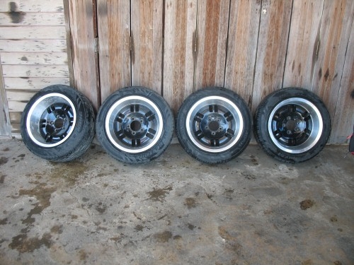 *** ขาย กะทะล้อ 5 รู โตโยต้า ขอบ 15 นิ้ว พร้อมยาง 195 / 55 / 15 ***