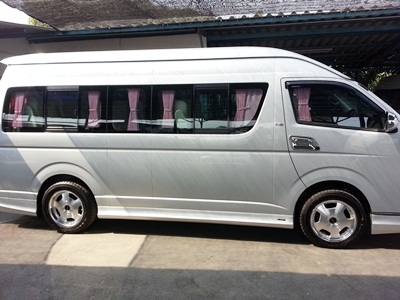 ขายรถตู้ToyotaCommuter2010สวยสภาพเหมือนป้ายแดง