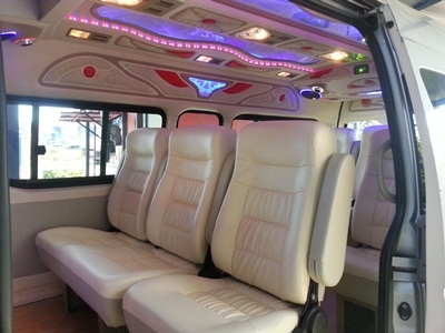 ขายรถตู้ToyotaCommuter2010สวยสภาพเหมือนป้ายแดง