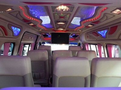 ขายรถตู้ToyotaCommuter2010สวยสภาพเหมือนป้ายแดง